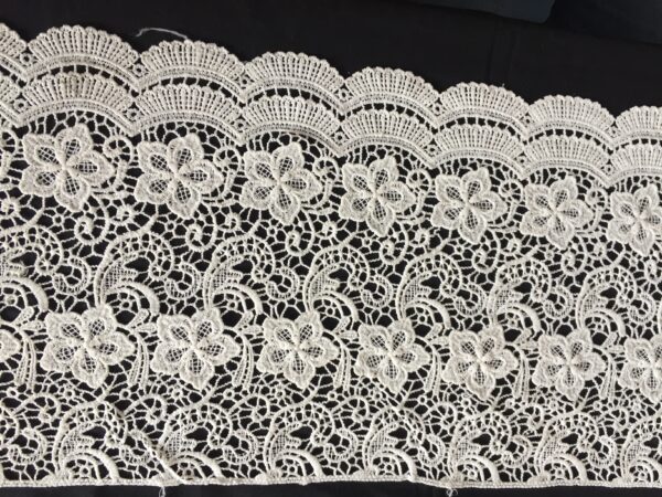 Flowing Floral Cascade Trim