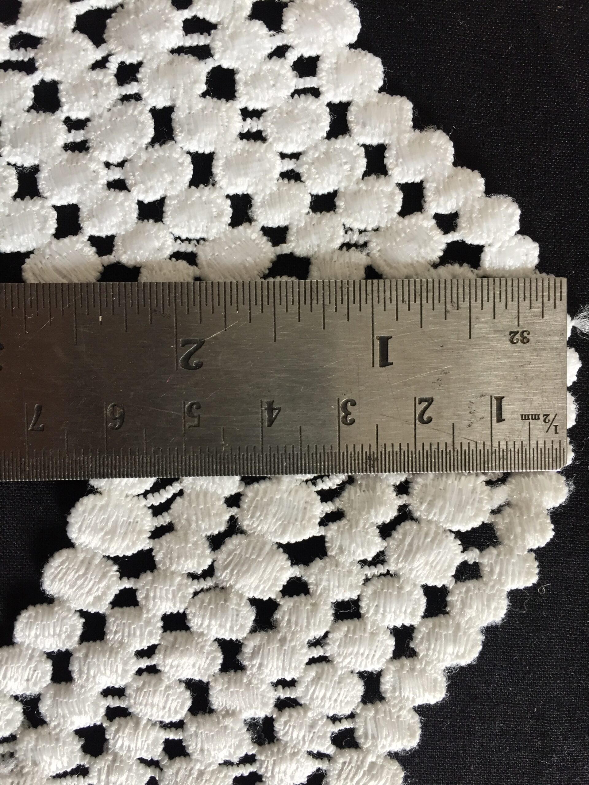 Scalloped Polycrochet Charm