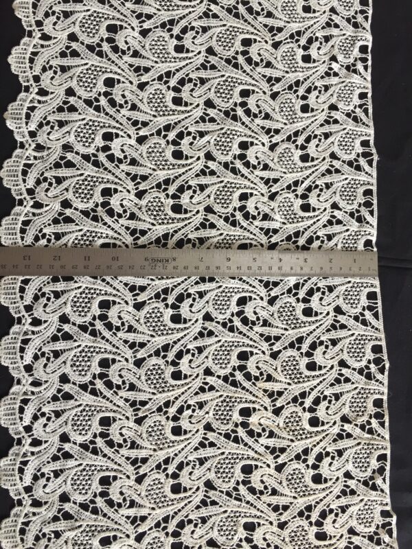 Ivory Arabesque Polycrochet Lace