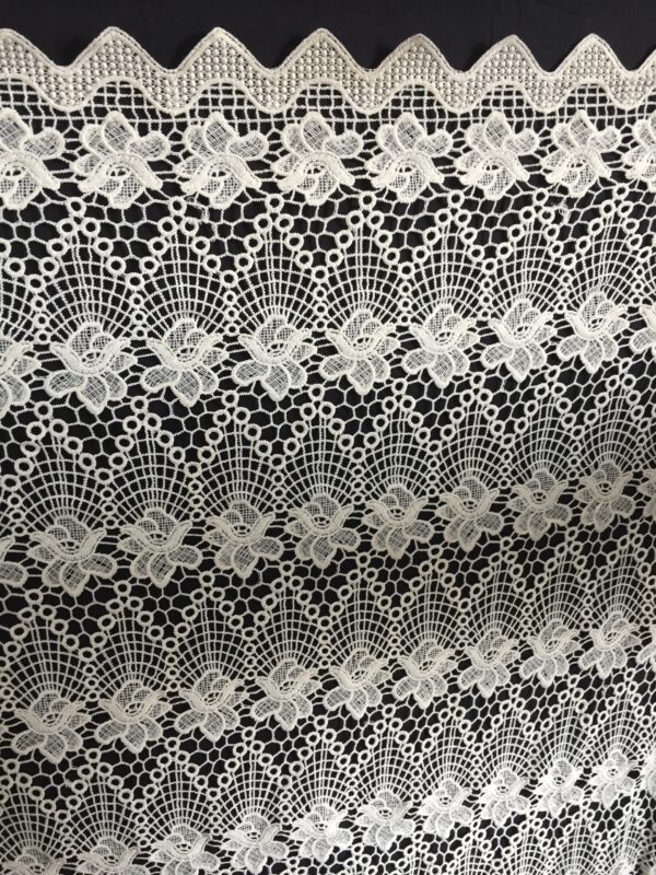 Sculpted polyester crochet fabric
