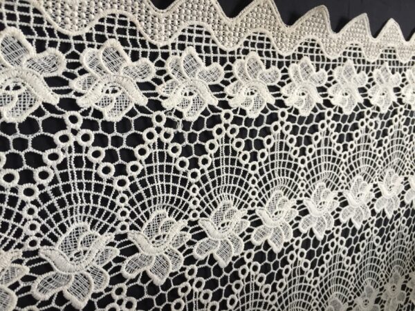 Sculpted polyester crochet fabric - Image 3