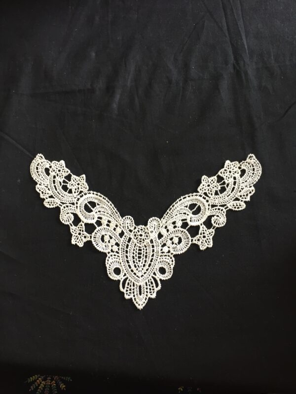 Paisley PolyCrochet Neckline