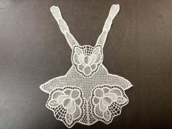 Rose Crest Collar