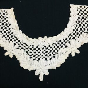 Leafy Lattice Crochet Neckline