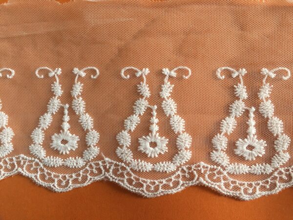 Baroque Bloom Scallop Lace
