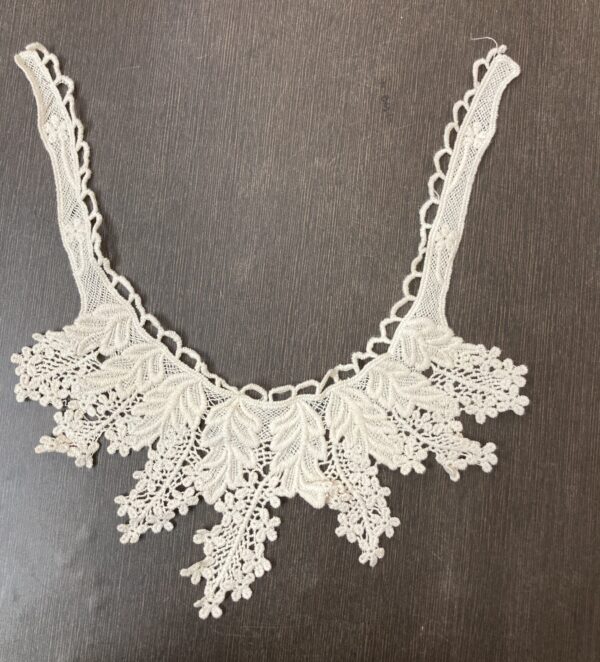 Fern Blossom Edge Neckline